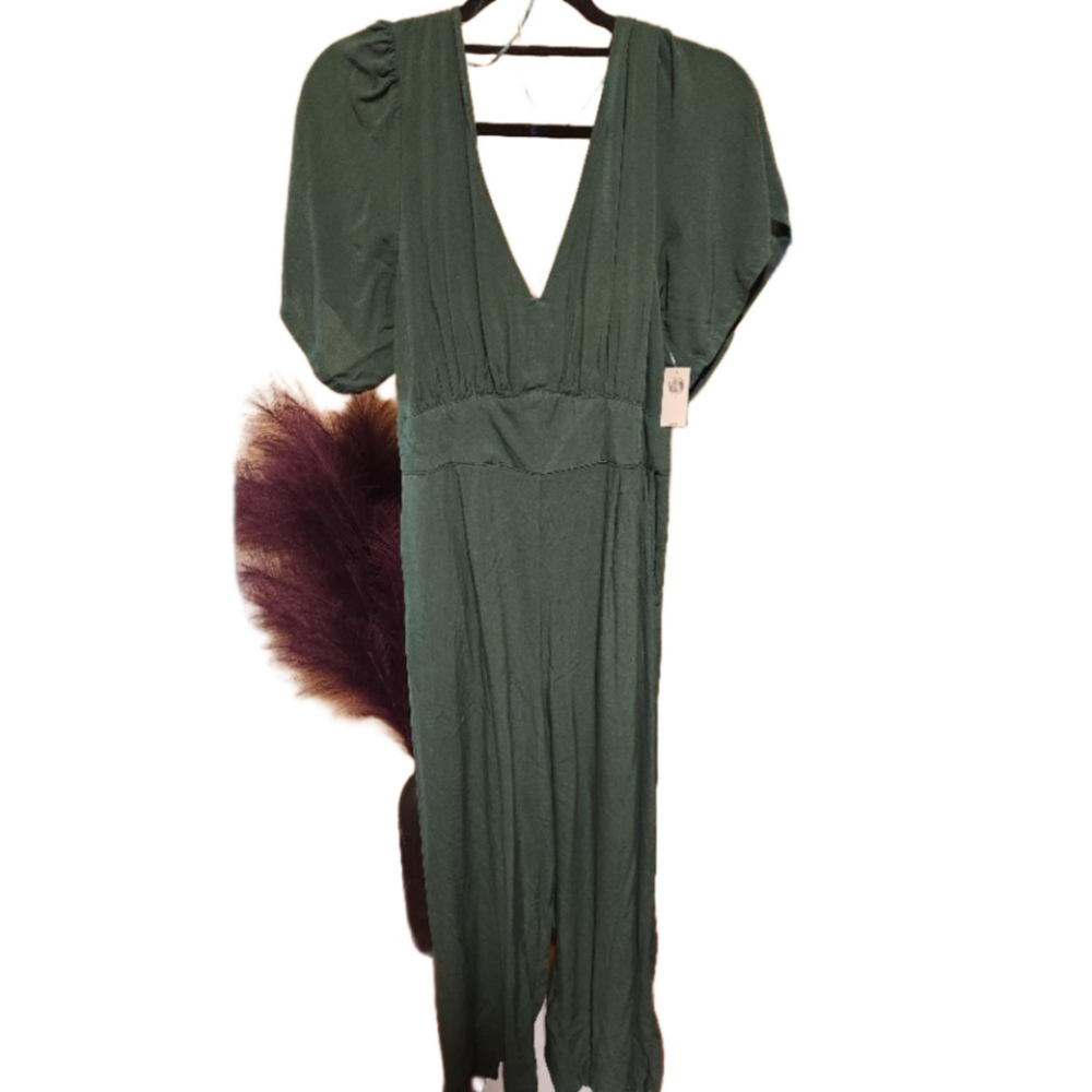 💚💚Woman Hunter Green Jumpsuit Size XL dress up ot down💘💕